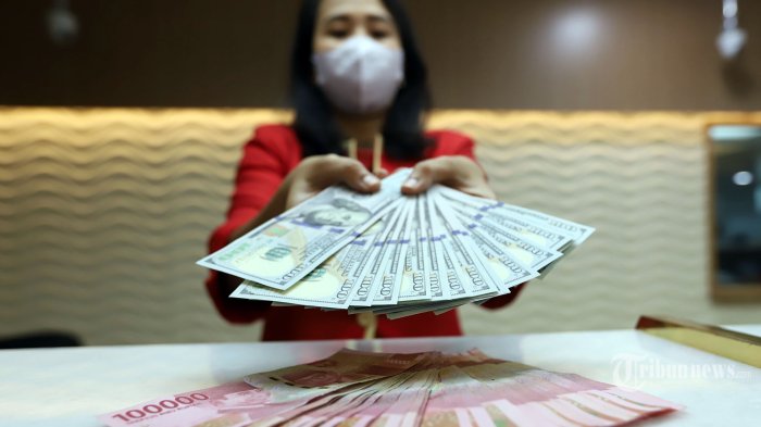 Awal Pekan, Nilai Tukar Rupiah Diprediksi Melemah ke Level Rp15.700 per Dolar AS