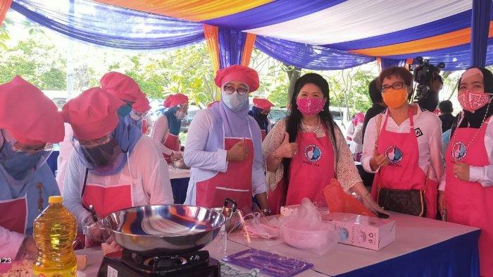 Berdayakan Perempuan, 50 Orang Istri TKBM Pelabuhan Tanjung Priok Dapatkan Pelatihan Memasak