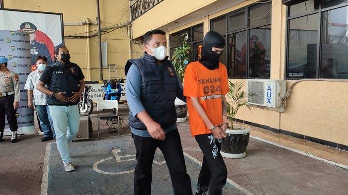 Gasak Uang Rp 10 Juta dari Tas Penumpang yang Tertinggal, Pengemudi Taksi Online Diciduk Polisi