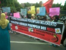 Perempuan Mojokerto Tuntut Sediakan Penitipan Anak Gratis