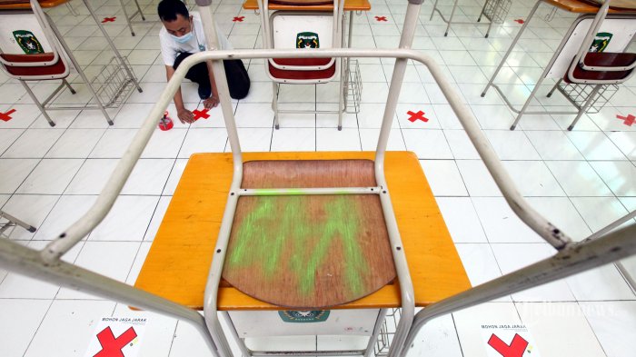Pelajar di Kota Bandung Berbahagia Bisa Bertemu Teman-teman dan Guru, Tatap Muka 100 Persen