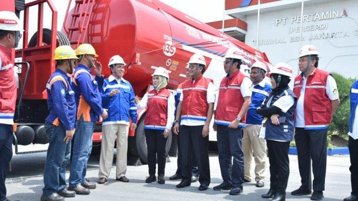 Kunjungi TBBM Plumpang, Menteri ESDM: Pertamina Siap Salurkan BBM & LPG Untuk Naru
