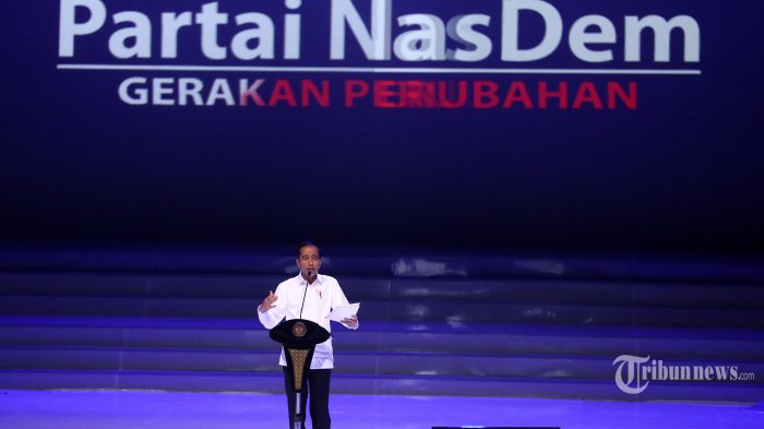 Presiden Joko Widodo memberikan sambutan saat menghadiri Perayaan Ulang Tahun ke-8 Partai nasdem di JIExpo, Jakarta, Senin (11/11/2019). Acara tersebut sekaligus penutupan Kongres ke-II Partai Nasdem. TRIBUNNEWS/IRWAN RISMAWAN