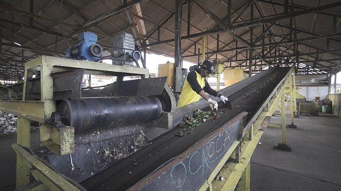 Tekan Penumpukan Sampah, Pupuk Kaltim Luncurkan Program TPST dan Budidaya Black Soldier Fly