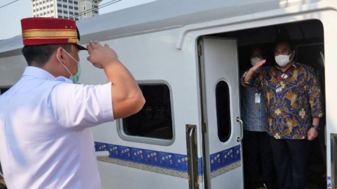 Wakil Ketua DPR Sarankan Pemerintah Kembangkan Transportasi Massal Berbasis Rel