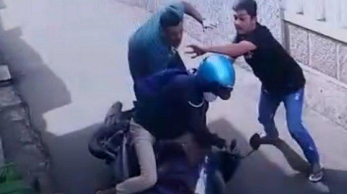 Pengemudi Ojol Dikeroyok Penunggang Fortuner, 'Sudah Jatuh Ditendang Mukanya'