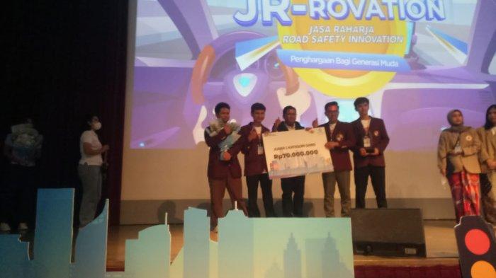 Rektor UKRI Sufmi Dasco Ahmad Bangga Mahasiswa Pemenang JR Rovation Kategori Sains