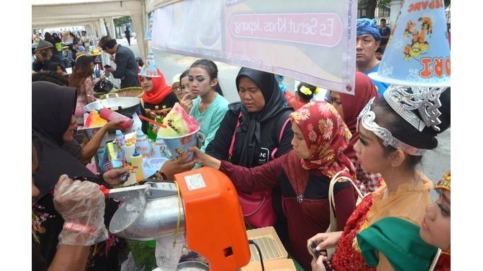Bandung Lautan Manusia di Riau Street Festival 2016