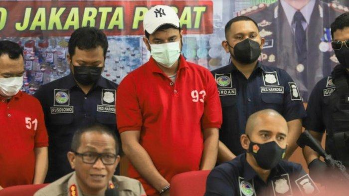 Saat Polisi Geledah Rumah Rio Reifan, Ojek Online Datang, Antar Pesanan Kotak Sabun Berisi Narkoba