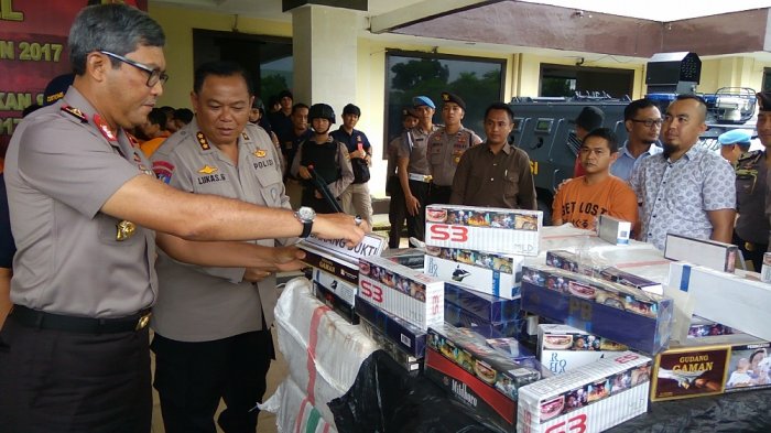 Belasan Ribu Bungkus Rokok Ilegal Diserahkan ke Bea Cukai