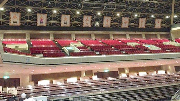 Ruangan pertandingan sumo di Ryogoku-kan Tokyo.