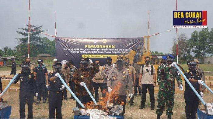 Senilai Rp 1 Miliar, Rokok dan Miras Ilegal Dimusnahkan Oleh Bea Cukai Sumatera Bagian Barat