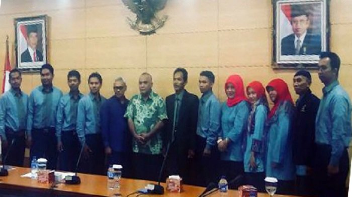Siswa SMKN 1 Cikalongkulon Cianjur Mengunjungi Kantor Kominfo