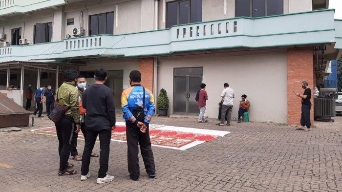 Satia Bagdja Berpulang, Kerabat dan Anak Didik Lakukan Penghormatan Terakhir