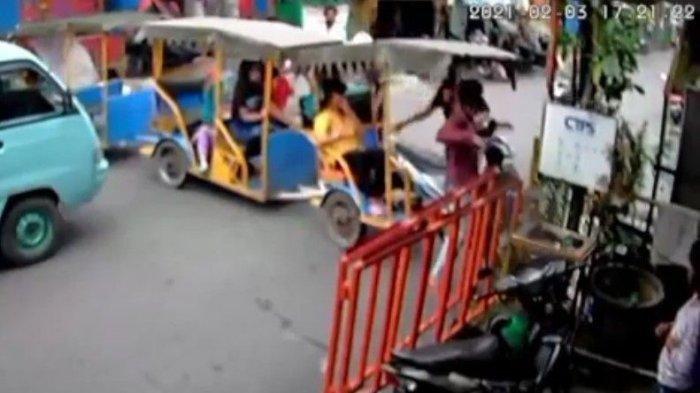 Viral Odong-odong Tabrak Pagar Pos RW di Kalibaru, Bayi 7 Bulan Terpental Hingga Luka Memar