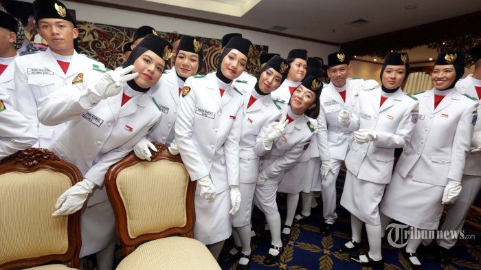 Rahasia Cantik Paskibraka Putri Saat Bertugas, Riasannya Pakai Kosmetik Para Ratu Dunia