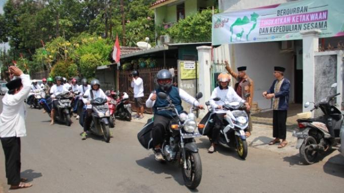 LDII Jaksel Distribusikan Daging Kurban Gunakan Besek dan Daun Jati