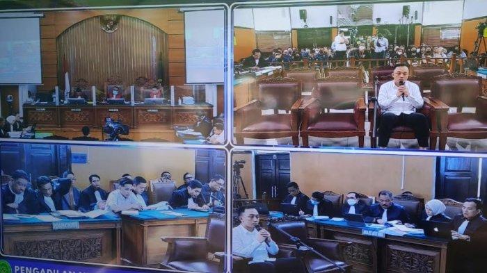 Terdakwa dugaan pembunuhan berencana Nofriansyah Yoshua Hutabarat alias Brigadir Yoshua, Ricky Rizal alias Bripka RR saat dihadirkan sebagai saksi untuk terdakwa Richard Eliezer dan Kuat Ma'ruf di Pengadilan Negeri (PN) Jakarta Selatan, Senin (5/12/2022).