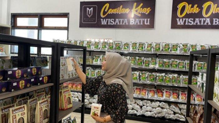 Sektor Pariwisata Mati Suri, Bagaimana Toko Oleh-oleh di Batu Malang Bertahan di Masa Pandemi?