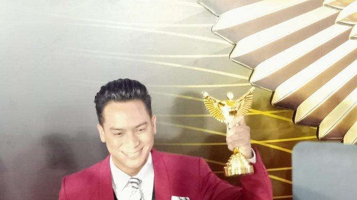 Najwa Shihab dan Tommy Tjokro Raih Trofi Panasonic Gobel Awards 2019
