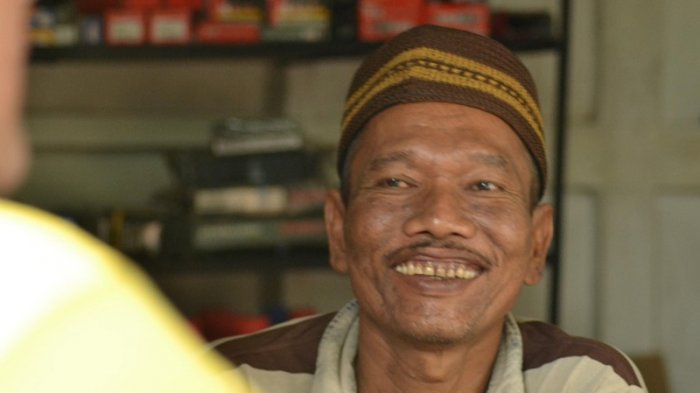 Tukiman, difabel pemilik bengkel motor