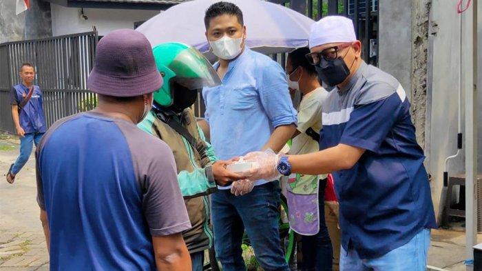 Ustaz Zacky Mirza Ikut Bagikan 1.000 Porsi Dimsum di Jalanan, Bantu Masyarakat Terdampak PPKM