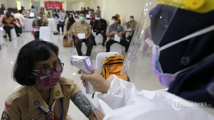 Pembukaan Sekolah Dilakukan Secara Bertahap Pasca Vaksinasi Guru, Maksimal 50 Persen Siswa