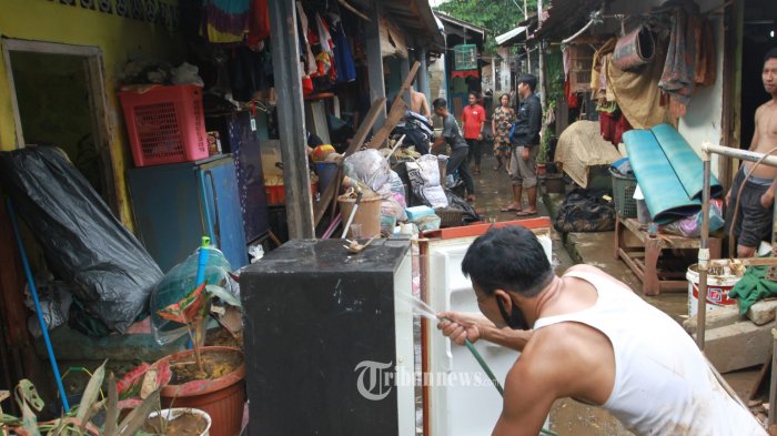 Berkolaborasi untuk Salurkan Bantuan Kepada Korban Banjir