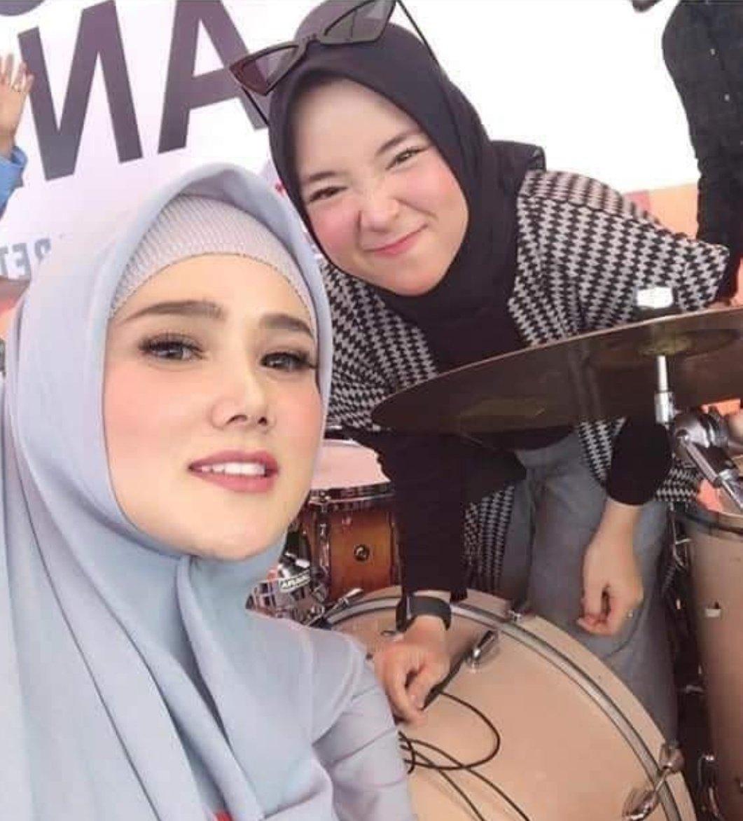 Nissa Sabyan dan Mulan Jameela