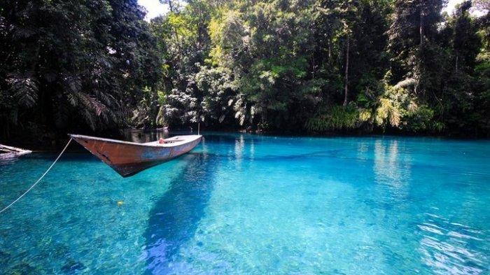 Danau-Labuan-Cermin.jpg