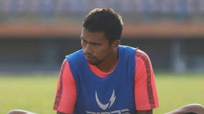 Pemain-muda-Borneo-FC-Wiranto-sedang-mengikuti-latihan-tim.jpg