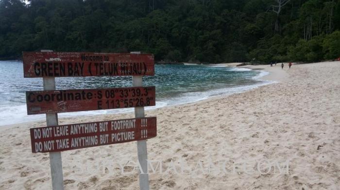 Pantai Teluk Hijau