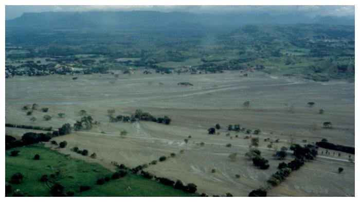 aliran-lahar-merusak-semua-yang-dilewatinya.jpg