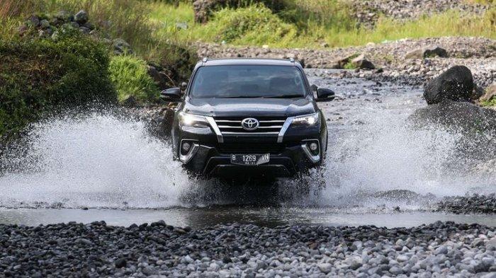 all-new-toyota-fortuner-vrz-4x4-menjajal-medan-offload.jpg