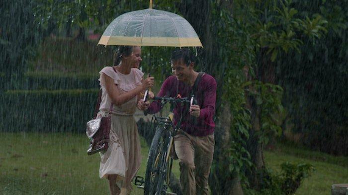 aurora-ribero-dan-jefri-nichol-di-film-seperti-hujan-yang-jatuh-ke-bumi.jpg
