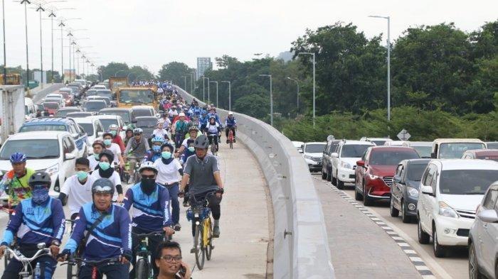 ILUSTRASI - Batam Bersepeda diprotes warga karena digelar hari Senin, sebabkan macet hingga siswa telat sekolah dan karyawan dipotong gaji.