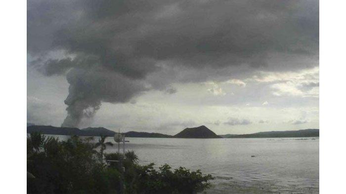 Erupsi Gunung Taal.TWITTER/PHILVOLCS-DOST