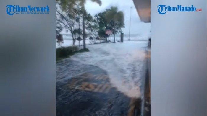 Gelombang tinggi melanda Kota Manado, Sulawesi Utara pada Minggu (17/1/2021) sore membuat air laut masuk kawasan reklamasi pusat perbelanjaan kota Manado yaitu Manado Town Square (Mantos) dan kawasan Megamas.