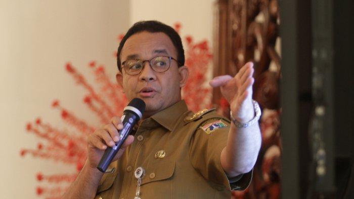 Gubernur DKI Jakarta Anies Baswedan (tengah) bersama Tim Tata Kelola Air saat jumpa pres soal penanganan pengelolaan air Jakarta di Balai Kota, Gambir, Jakarta Pusat, Senin(11/2/2019). Pemprov DKI akan segera mengambil alih pengelolaan air di Jakarta demi mendukung tercapainya target perluasan cakupan layanan air bersih di Jakarta. (Warta Kota/Henry Lopulalan)