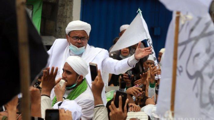 habib-rizieq-syihab-saat-tiba-di-indonesia-november-2020.jpg