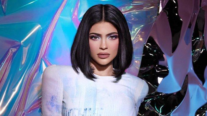 kylie-jenner-syantik.jpg