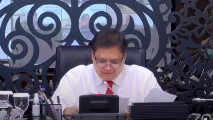 Menko Bidang Perekonomian, Airlangga Hartanto dalam Webinar bertajuk Strategi Pemulihan Ekonomi Dalam Era Tatanan Baru Perspektif Ekonomi dan Sosial, Jumat (26/06/2020).