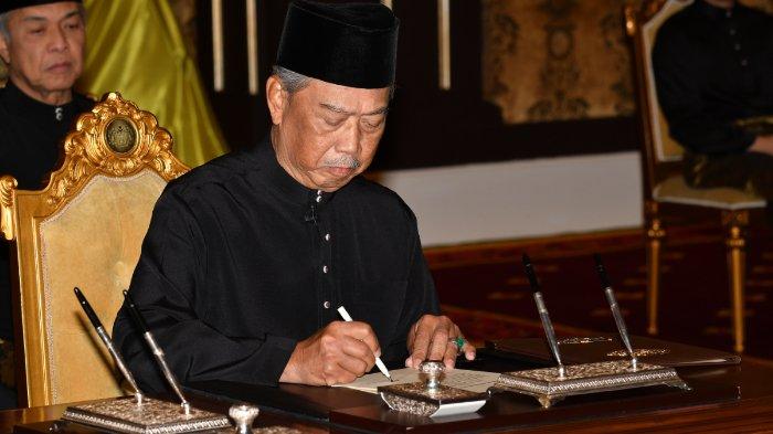 Muhyiddin Yassin, Perdana Menteri Malaysia ke-8 dilantik dan diambil sumpah jabatannya, Minggu (1/3/2020)
