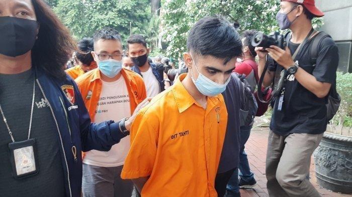 Para tersangka penyelenggara pesta seks gay