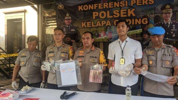 Press release di Mapolsek Kelapa Gading Jakarta Utara terkait pengungkapan perencanaan pembunuhan oleh istri dan selingkuhannya terhadap suami.Awalnya Cuma Curhat dengan Bos Suami: YL Lalu Selingkuh dengan Bos Suaminya & Rencanakan Bunuh Suami. (KOMPAS.COM/JIMMY RAMADHAN AZHARI)