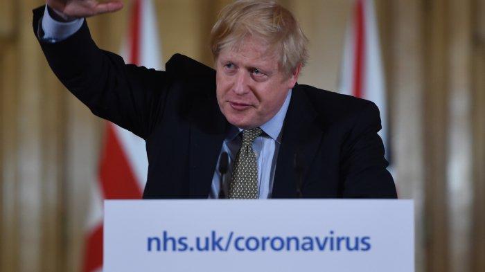 Perdana Menteri Inggris Boris Johnson berpidato di konferensi pers untuk memberikan pembaruan harian tentang tanggapan pemerintah terhadap wabah coronavirus COVID-19 yang baru, 10 Downing Street, London, 18 Maret 2020.