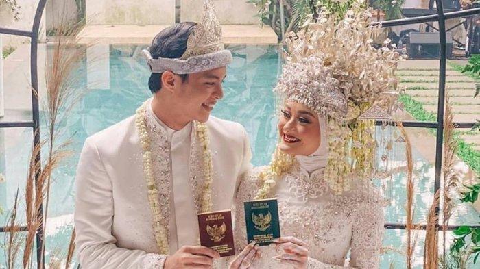 Pernikahan pasangan Dinda Hauw dan Rey Mbayang (Instagram @suherliza0999)