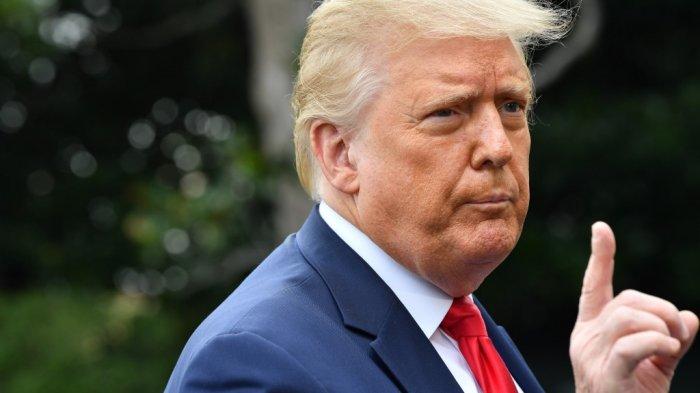 presiden-as-donald-trump-berbicara-ketika-ia-meninggalkan-gedung-putih-di-washington-dc.jpg
