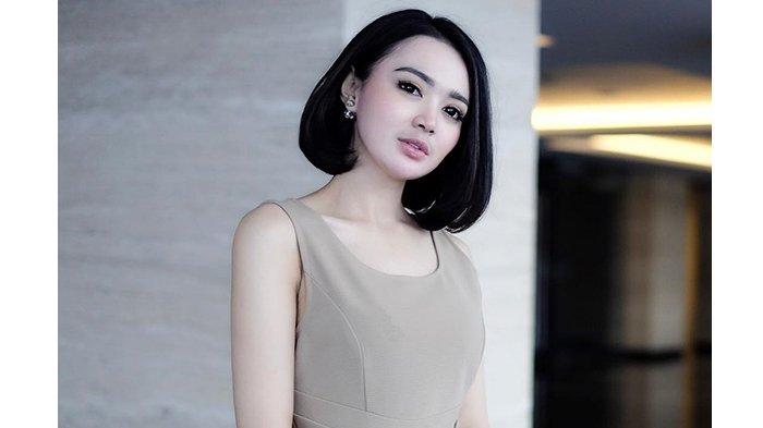 Inilah sosok Wika Salim yang dikabarkan goda Ariel Noah.