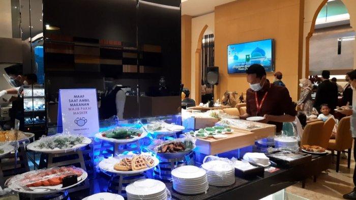 Premiere Hotel Pekanbaru menggelar program buka puasa dengan tema Kurma atau Kuliner Ramadan